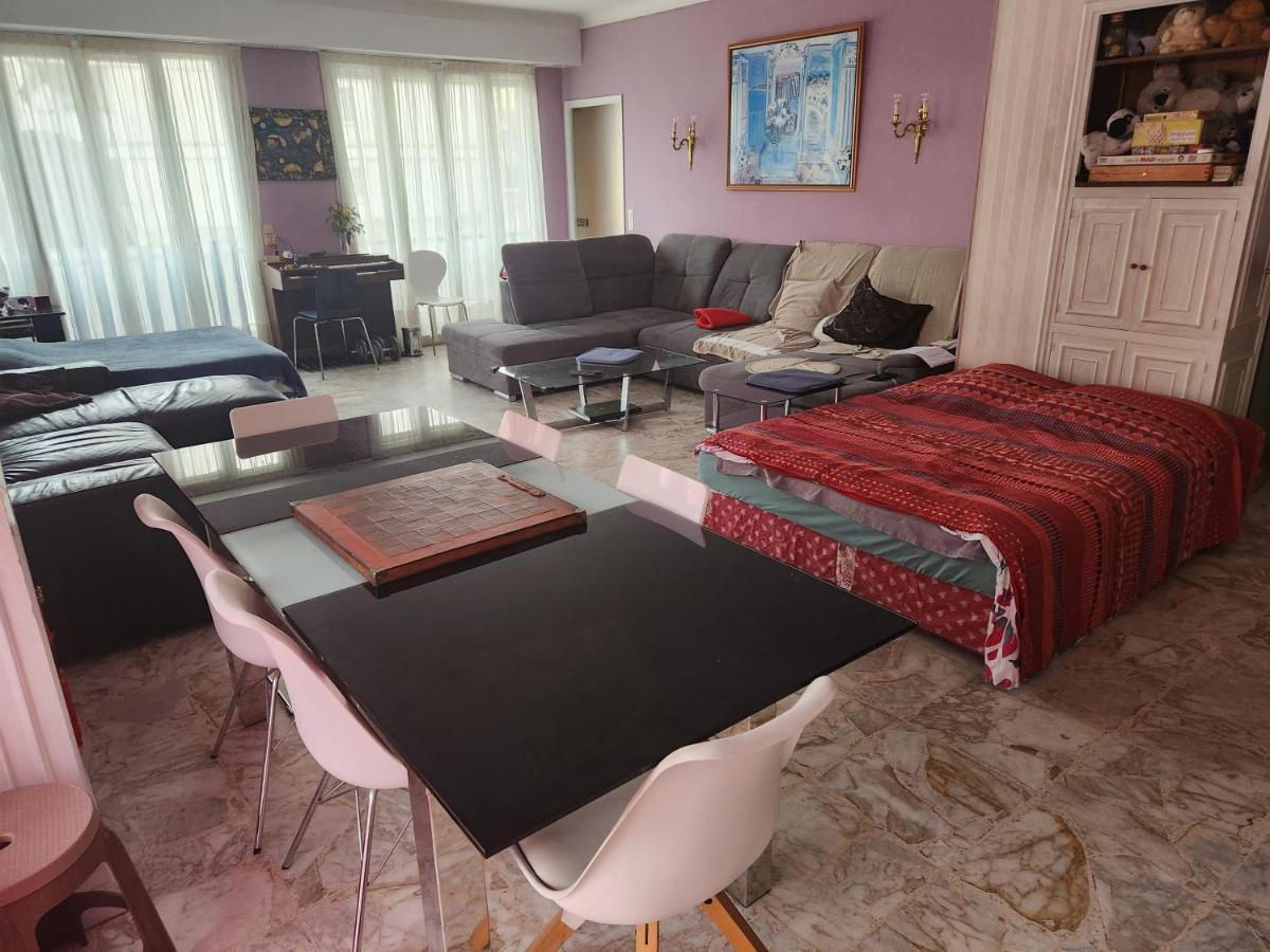 Big Apart 140M2 5Min Walk To Beach Sea &Promenade 3 Double Rooms,Big Living Room 42M2, 3 Showers,9 Beds, Free Parking Nice Exterior photo