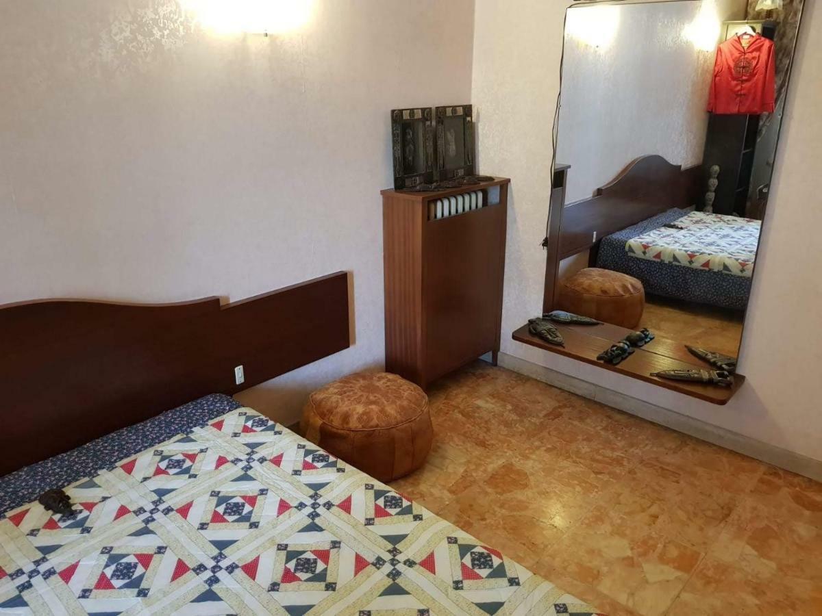 Big Apart 140M2 5Min Walk To Beach Sea &Promenade 3 Double Rooms,Big Living Room 42M2, 3 Showers,9 Beds, Free Parking Nice Exterior photo